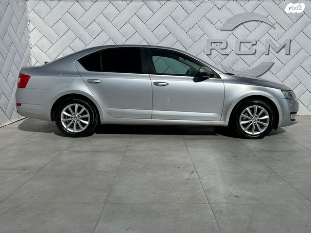 סקודה אוקטביה