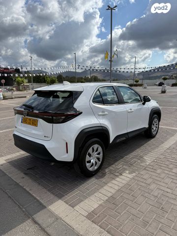 מודעת רכב טויוטה יאריס קרוס 2