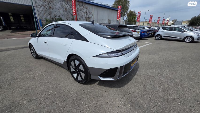 יונדאי איוניק 6