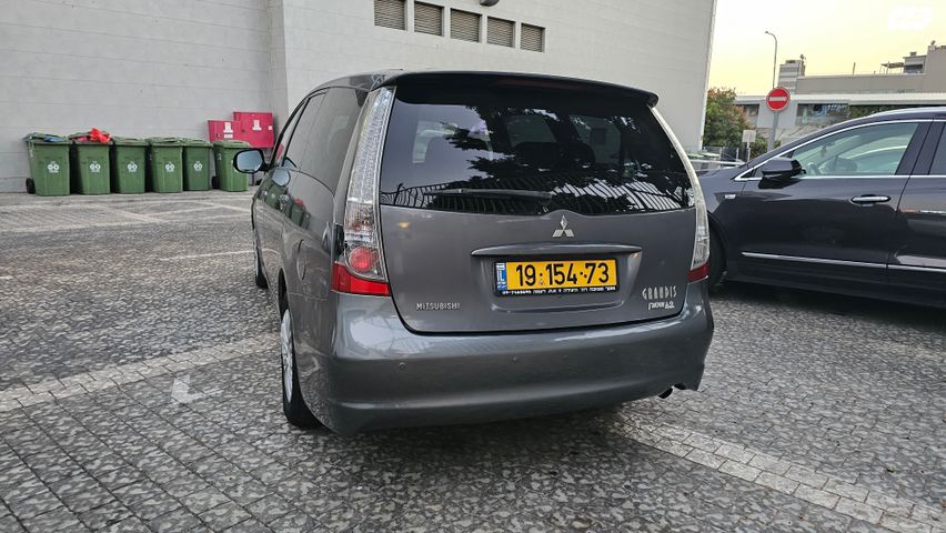 מיצובישי גרנדיס