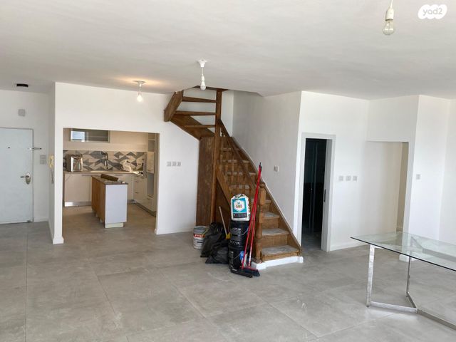 גג/ פנטהאוז, דרך בן גוריון 147, דרום מערב ותיק, בת ים