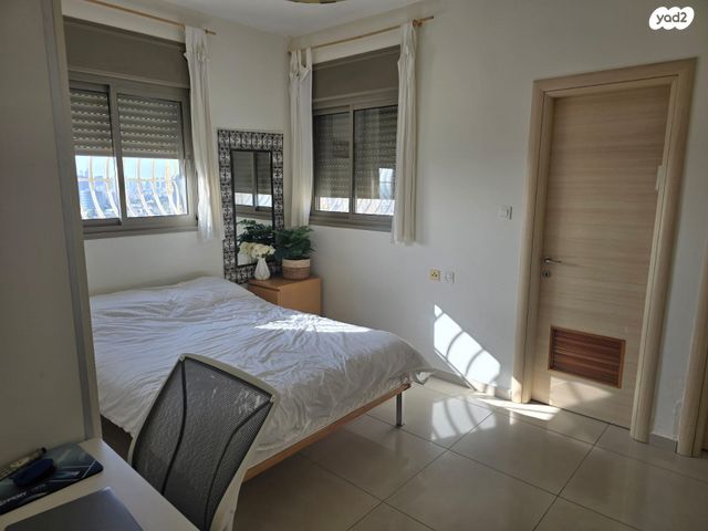 יצחק רבין 28