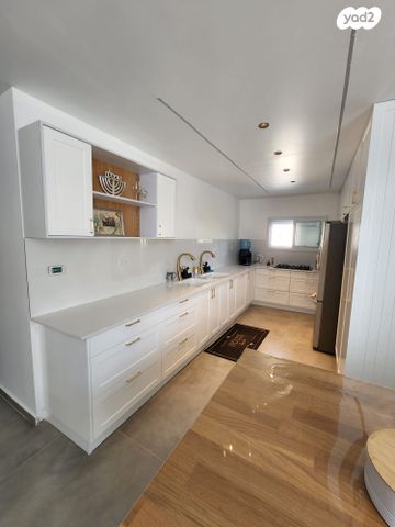 דירה, החשמונאים 11, לב העיר, בת ים