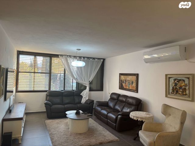 דירה, המייסדים 16, קרית ספיר, כפר סבא