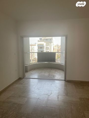 דירה, שדרות חיים וייצמן 65, צפון מערב מרכז העיר, נתניה