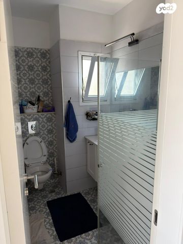 דו משפחתי, רקפות 28, אחוזת ברק, אחוזת ברק