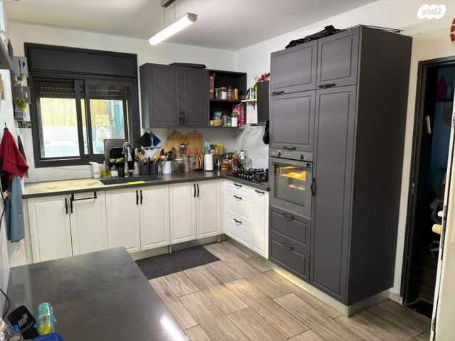 דו משפחתי, רקפות 28, אחוזת ברק, אחוזת ברק