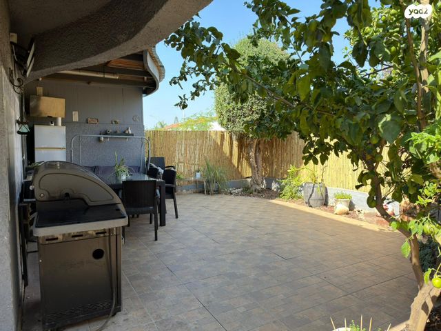 דו משפחתי, רקפות 28, אחוזת ברק, אחוזת ברק