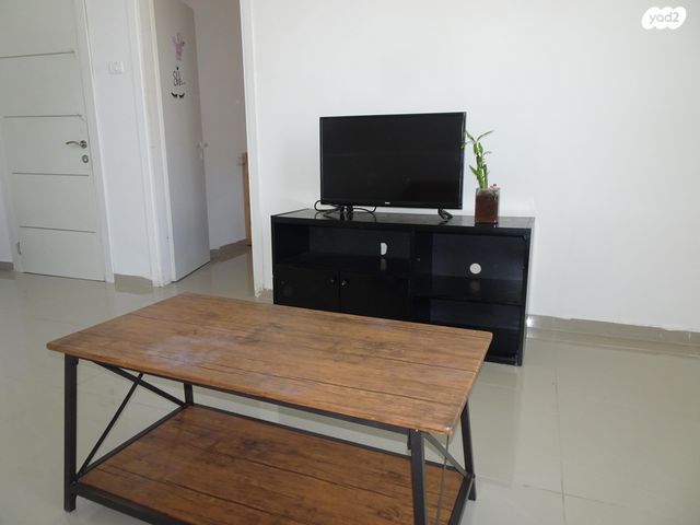 קרן היסוד 12