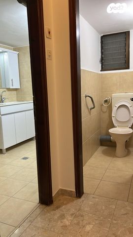 דירה, הרב קירשטיין 12, מרכז העיר, עפולה