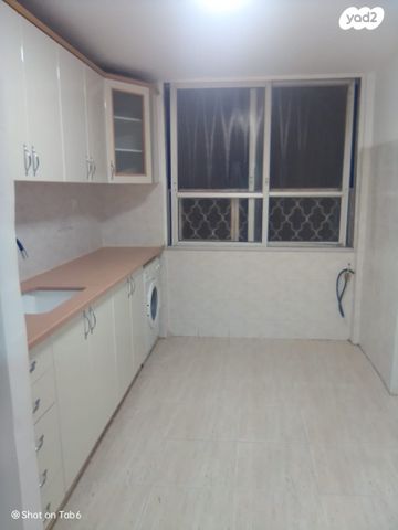 גיורא יוספטל 9