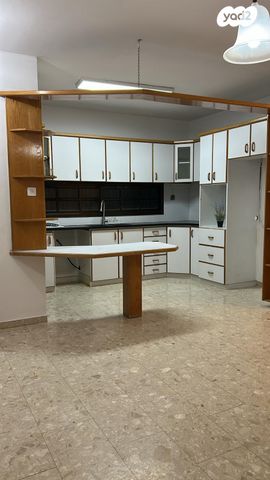 דירה, הרב קירשטיין 12, מרכז העיר, עפולה