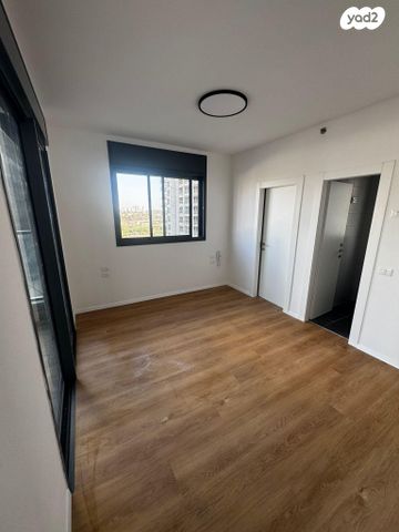 דירה, אסתר המלכה 5, נווה חוף, ראשון לציון