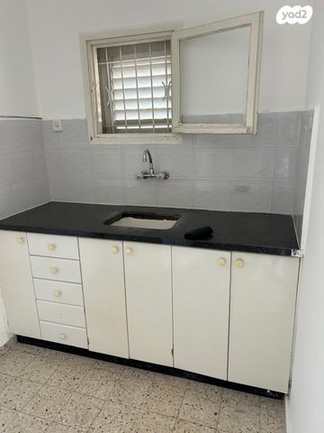 דירה, אבן גבירול 24, רמב"ם, ראש העין