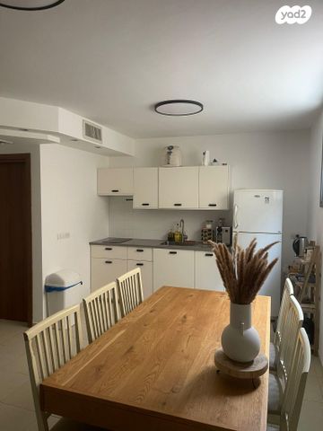 מרתף/ פרטר, ציפורי 13, הרצליה ב', הרצליה