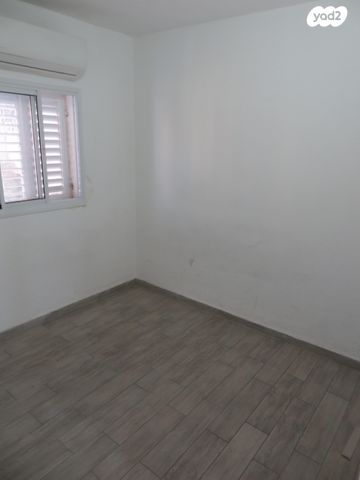 דירה, ז'בוטינסקי 20, שיכון ד, טבריה