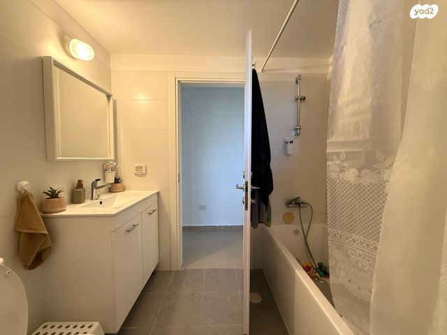 דירה, רועי קליין 10, קרית קריניצי, רמת גן