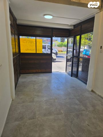 חנויות/ שטח מסחרי, העמקים 12, ביאליק דרום, קרית ביאליק