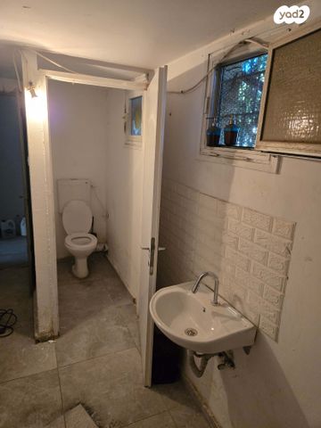 חנויות/ שטח מסחרי, העמקים 12, ביאליק דרום, קרית ביאליק