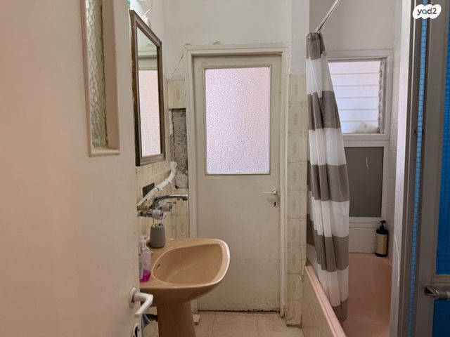 דירה, ביאליק 32, שכונת יהלום, מרכז העיר ב, רמת גן