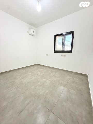 דירה, אגם דלתון, שקמים ואגמים, אשקלון