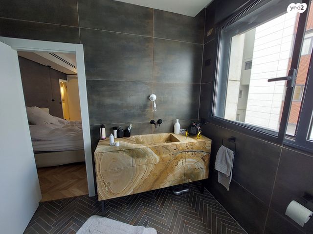 דירה, קניוק יורם, גני שרונה, קרית הממשלה, תל אביב יפו