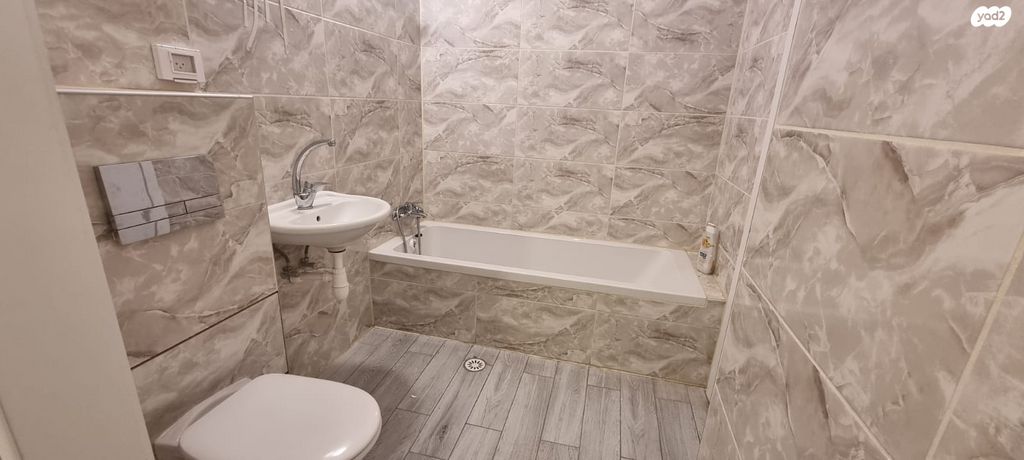 דירה, קטיף, נתיבות מערב, נתיבות