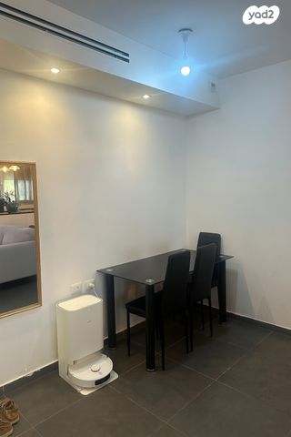 דירה, דובה ויצחק שיינפיין, כפר סבא הירוקה, כפר סבא