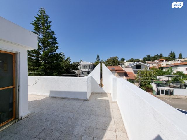 דו משפחתי, רמת ישי