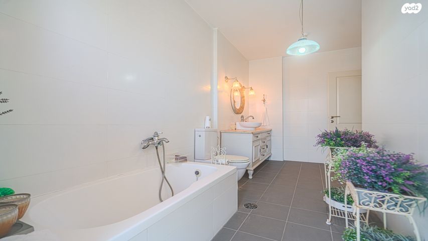 גג/ פנטהאוז, רחבעם זאבי, ברנע, אשקלון