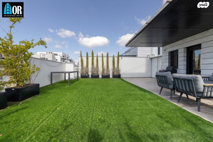 גג/ פנטהאוז, דבורה עומר, נאות שמיר, יבנה