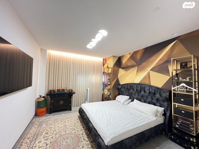 שדרות ירושלים 14