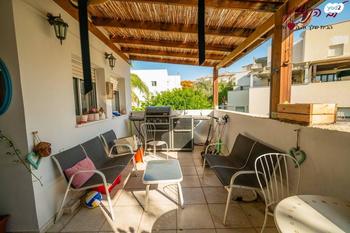 דירה, קיפודן, הפרחים, מודיעין מכבים רעות