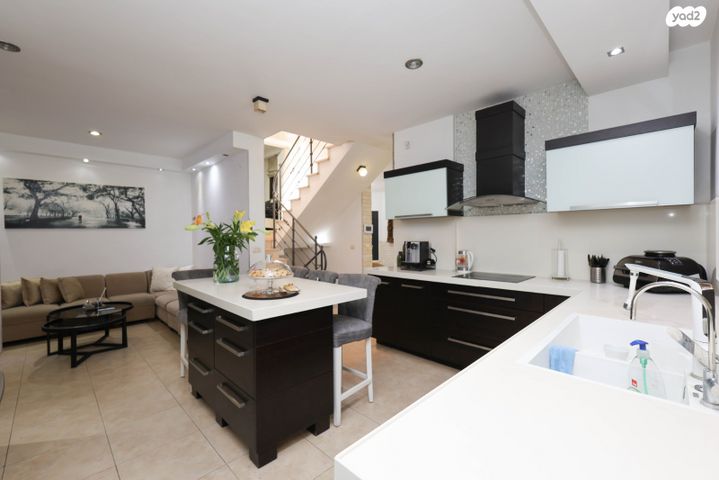 דו משפחתי, יפתח 17, הנחלים, כפר יונה