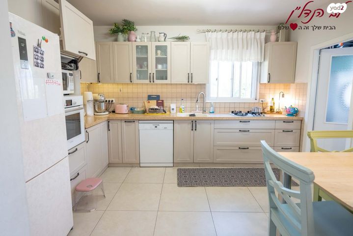 דירה, קיפודן, הפרחים, מודיעין מכבים רעות