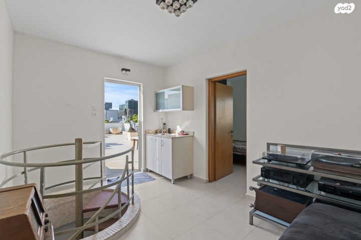 גג/ פנטהאוז, י.ל. פרץ, אגרובנק, חולון