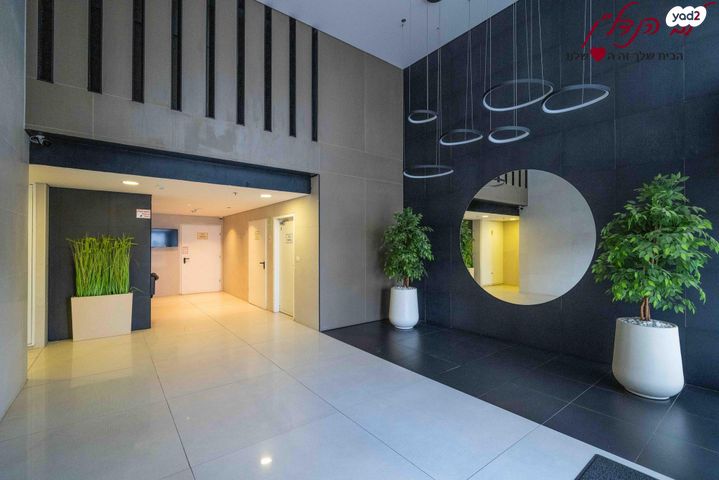 דירה, שמעון פרס, מורשת, מודיעין מכבים רעות