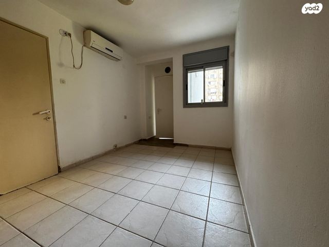 דירה, יהודה לייב פינסקר 49, רמב"ם, ראשון לציון