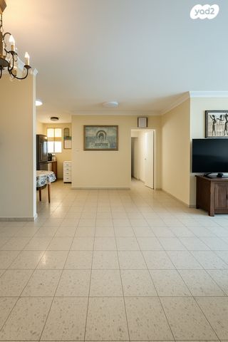 גג/ פנטהאוז, משה אבן עזרא 19, רובע ה', אשדוד