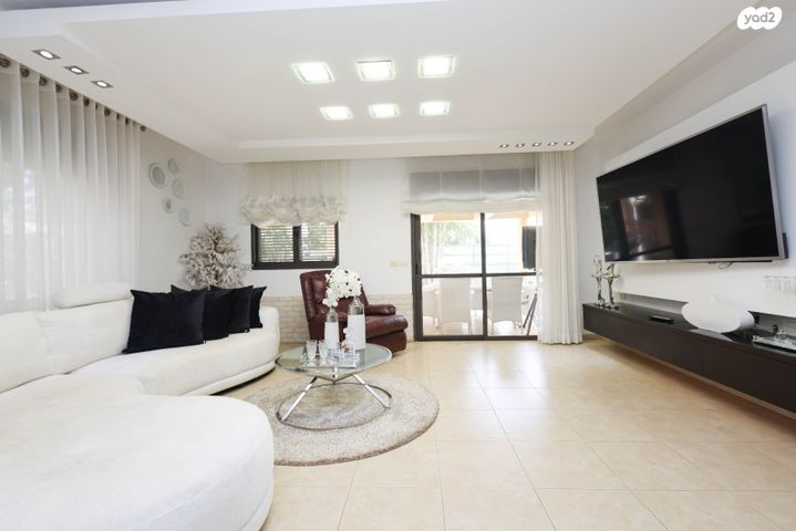 דו משפחתי, יפתח 17, הנחלים, כפר יונה