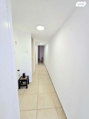 דירה, הרב שמעון גבאי, מרכז העיר דרום, נתניה