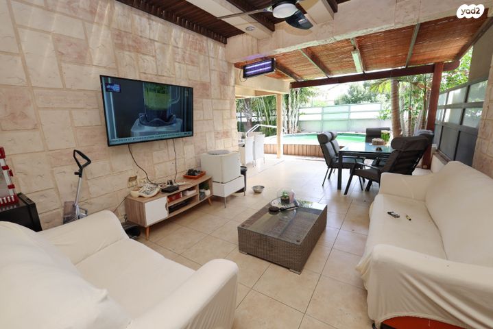 דו משפחתי, יפתח 17, הנחלים, כפר יונה