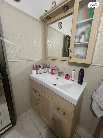 דירה, הרב אברהם הלל, ויצמן, רמלה