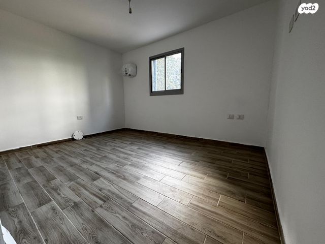 דירה, יהודה לייב פינסקר 49, רמב"ם, ראשון לציון