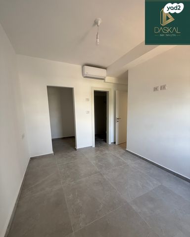 דירה, הרב זבולון גרז, רחובות