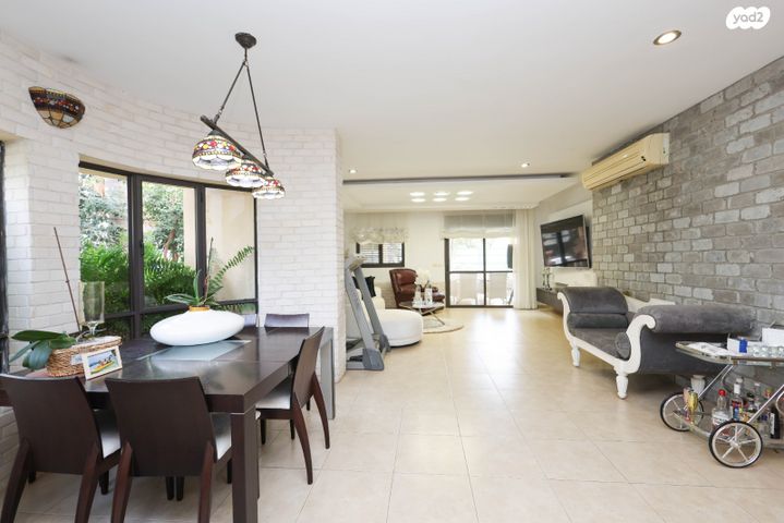 דו משפחתי, יפתח 17, הנחלים, כפר יונה