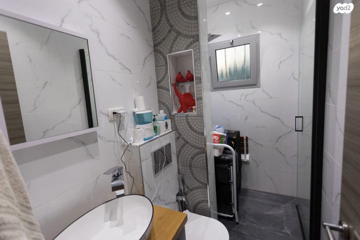 דירה, חבקוק הנביא, רובע י', אשדוד