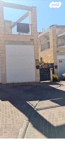 דו משפחתי, אמנון יואל פרידלר, פסגת זאב, ירושלים