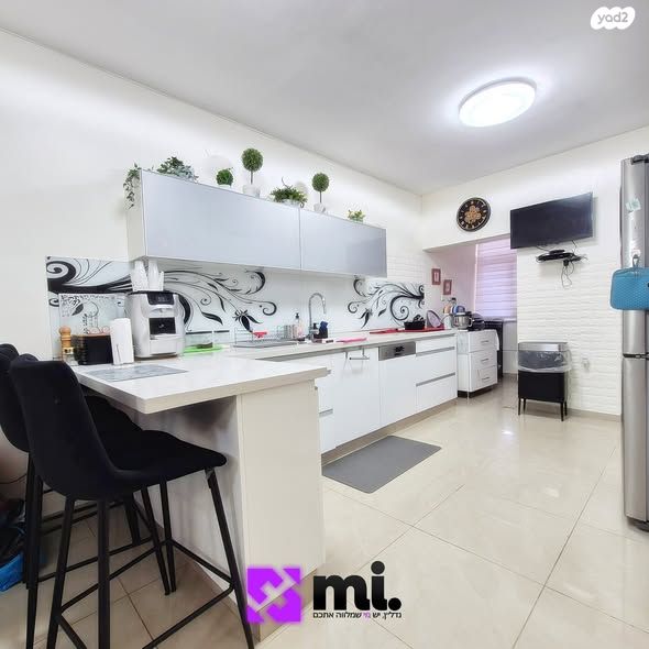 יקותיאל אדם 3