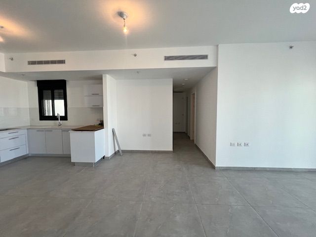 דירה, אמנון ליפקין שחק, נוף הטיילת, נתניה